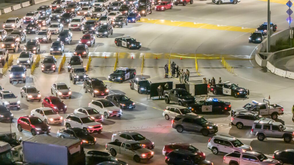 Persecución vehicular provoca cierre de El Chaparral