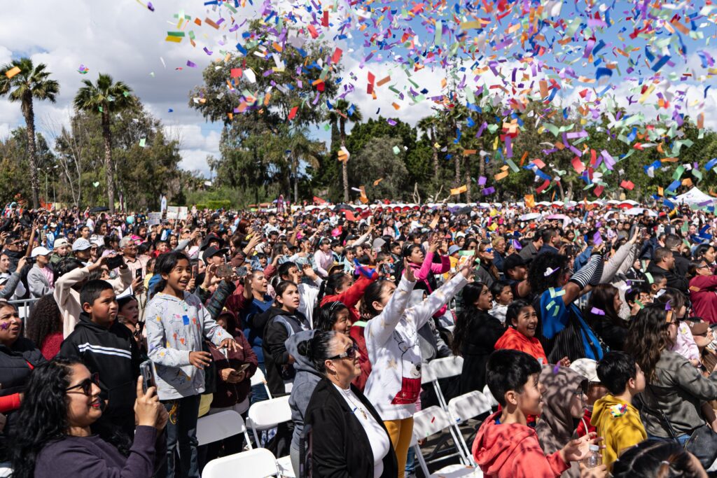 Celebran el Día del Niño con presentación de Tatiana en el Parque Morelos