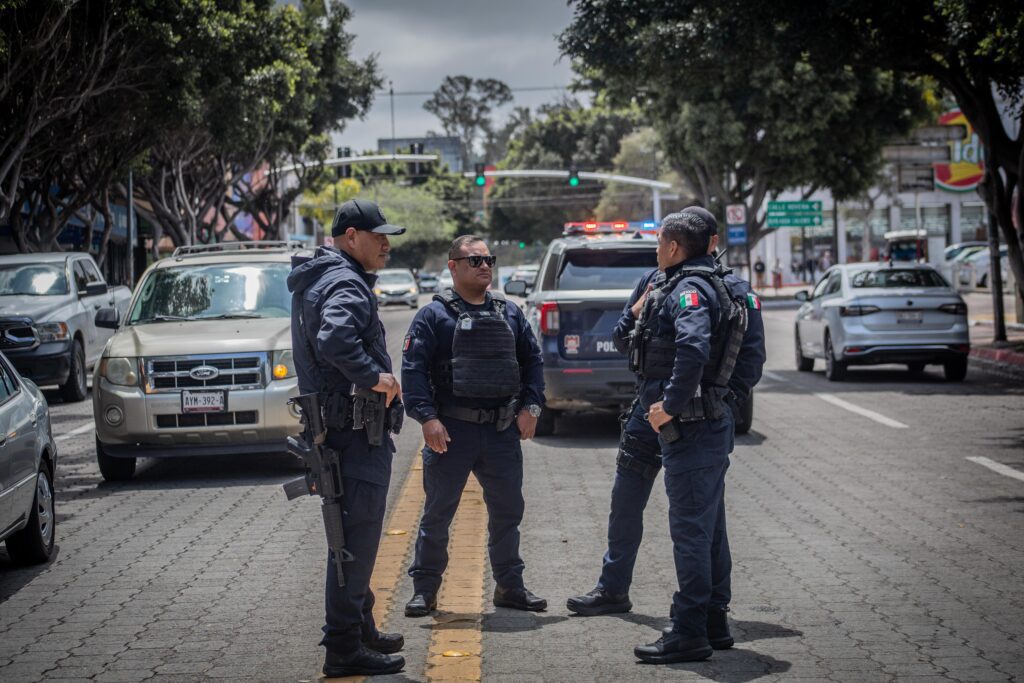 Sujeto es detenido tras desatar persecución luego de robar una camioneta