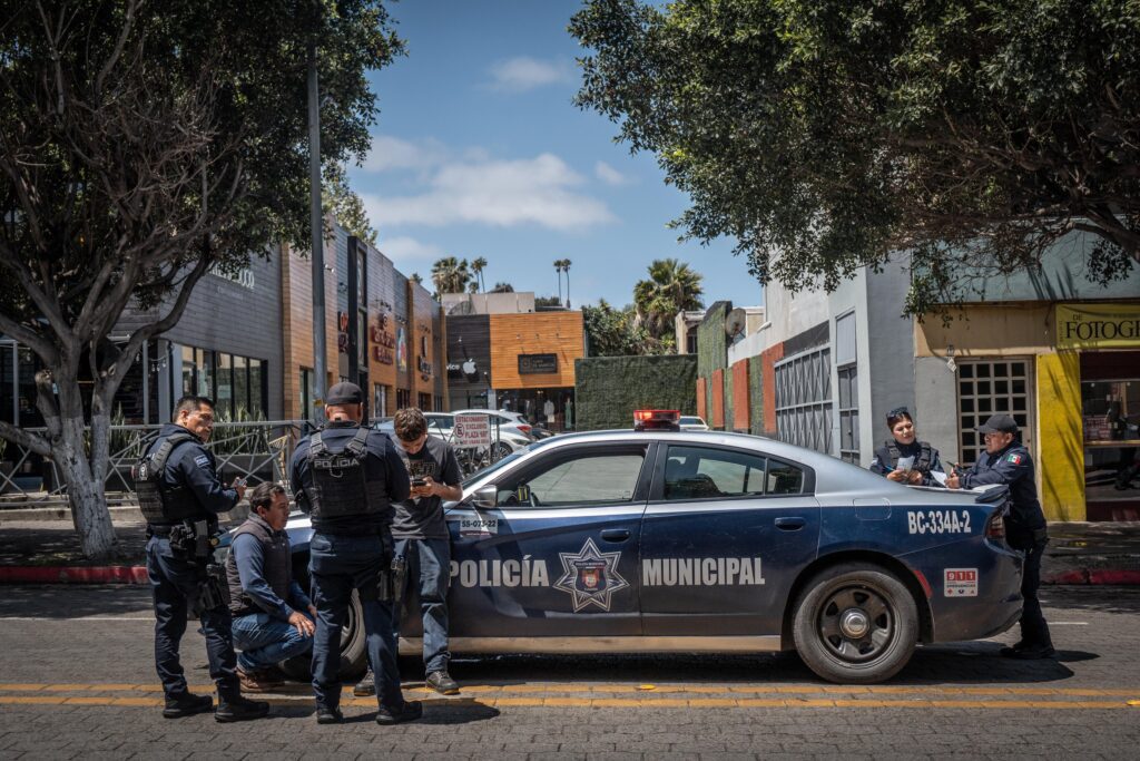 Sujeto es detenido tras desatar persecución luego de robar una camioneta