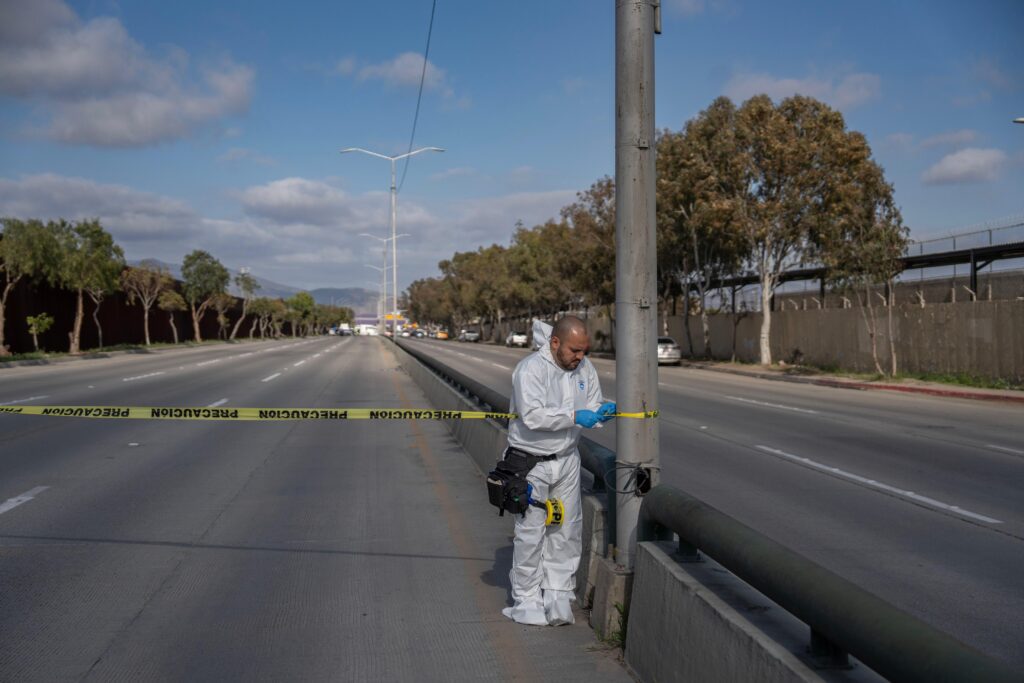 Asesinan a pareja a bordo de su vehículo cerca del Aeropuerto Internacional de Tijuana