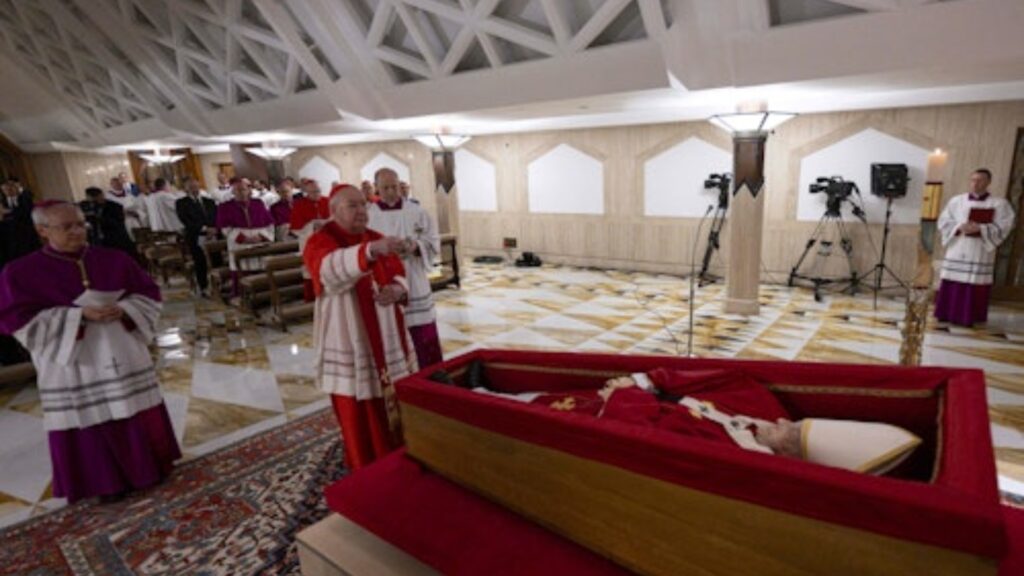 El Vaticano difunde imágenes del Santo Padre; el funeral del Papa será el 26 de abril
