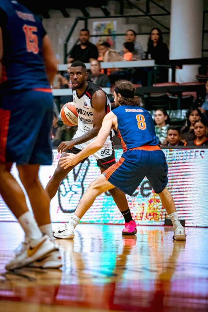 Sostiene Zonkeys su primer juego de playoffs ante Pioneros en Temporada 2025