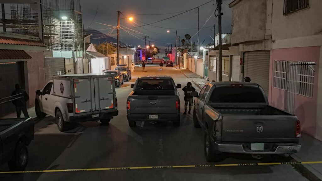 Hallan cuerpo en descomposición dentro de auto en la colonia San Antonio