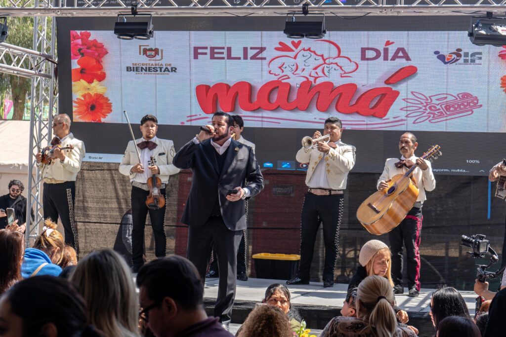 Celebran el Día de la Madres con serenata especial en el Parque Morelos