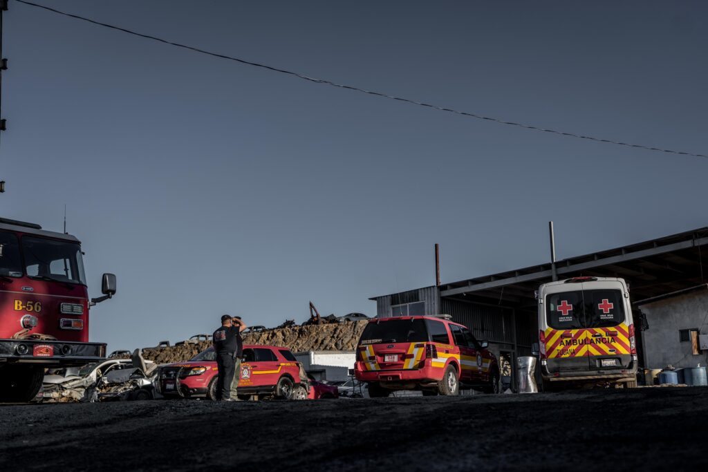 Incendian Grúas Arredondo tras el asesinato de propietarios; hay 3 mil vehículos calcinados