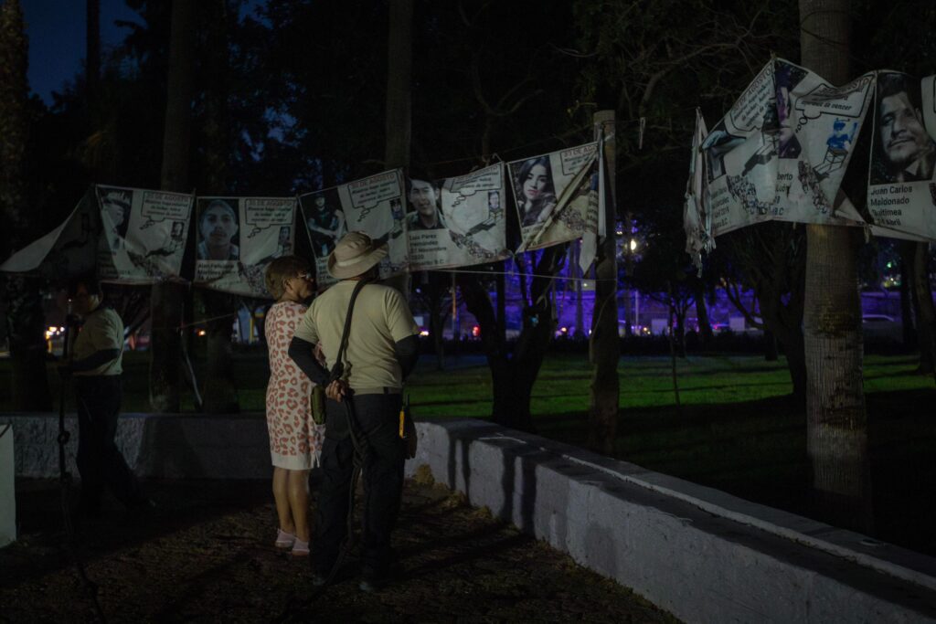 “No hay nada que festejar”: Madres que buscan a sus hijos realizan vigilia en vísperas del 10 de mayo