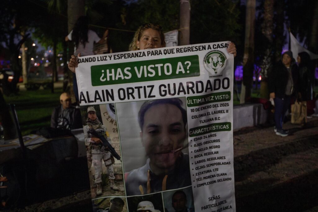 “No hay nada que festejar”: Madres que buscan a sus hijos realizan vigilia en vísperas del 10 de mayo