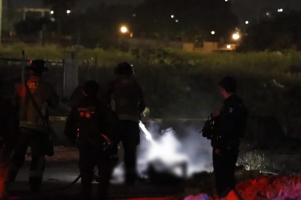 Abandonan cuerpo en llamas en Cañadas del Florido