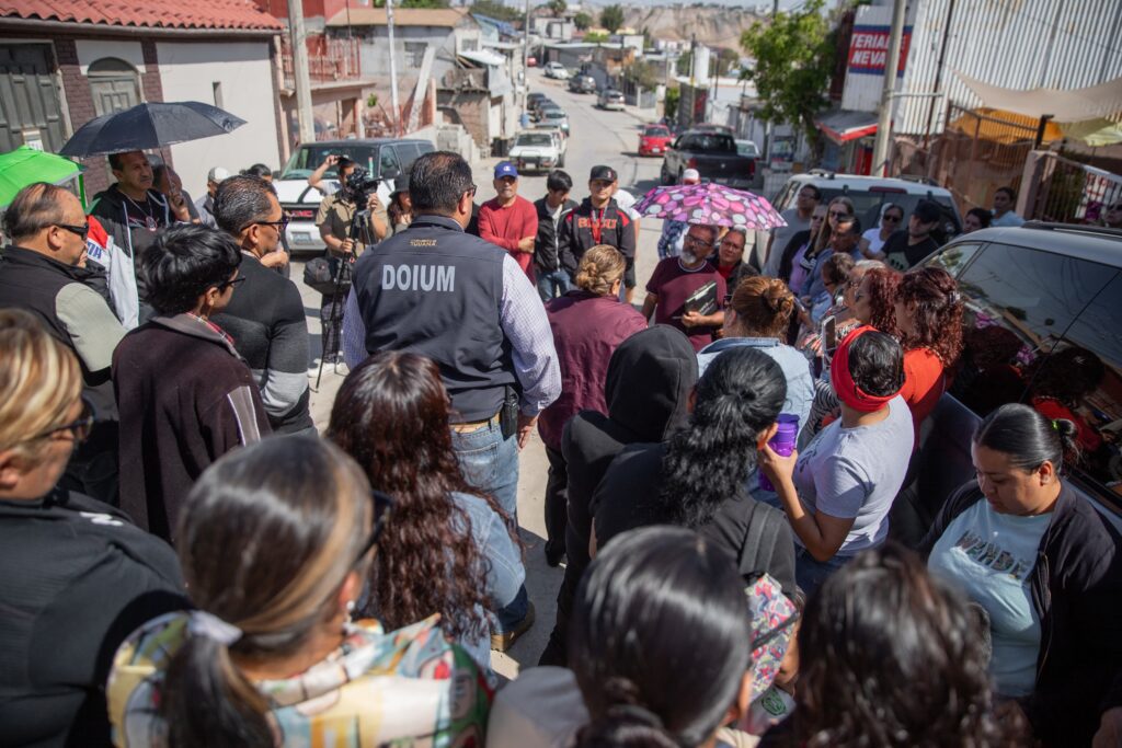 Vecinos de la Sánchez exigen suministro de agua a 5 días sin servicio por deslave