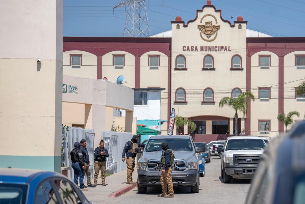 Atacan a dos agentes de la FGE en Playas de Rosarito; tras operativo localizan el vehículo de los responsables