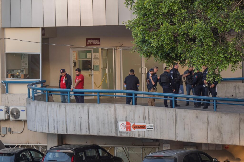 Hombres vestidos de enfermeros asesinan una mujer en Hospital General