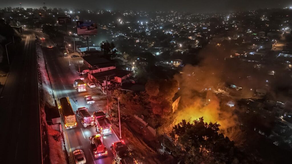 Se incendia una casa en el bulevar Cuauhtémoc