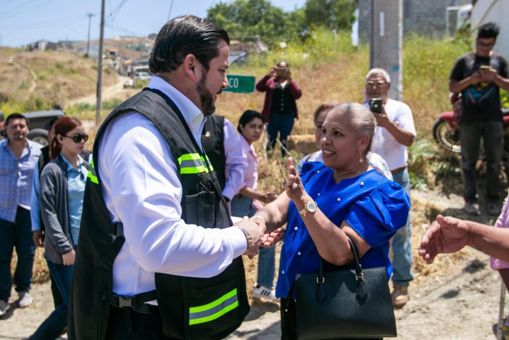Lleva Gobierno Municipal programa ‘Tijuana: Ciudad Limpia’ a la colonia Los Alcatraces beneficiando a mil 600 habitantes