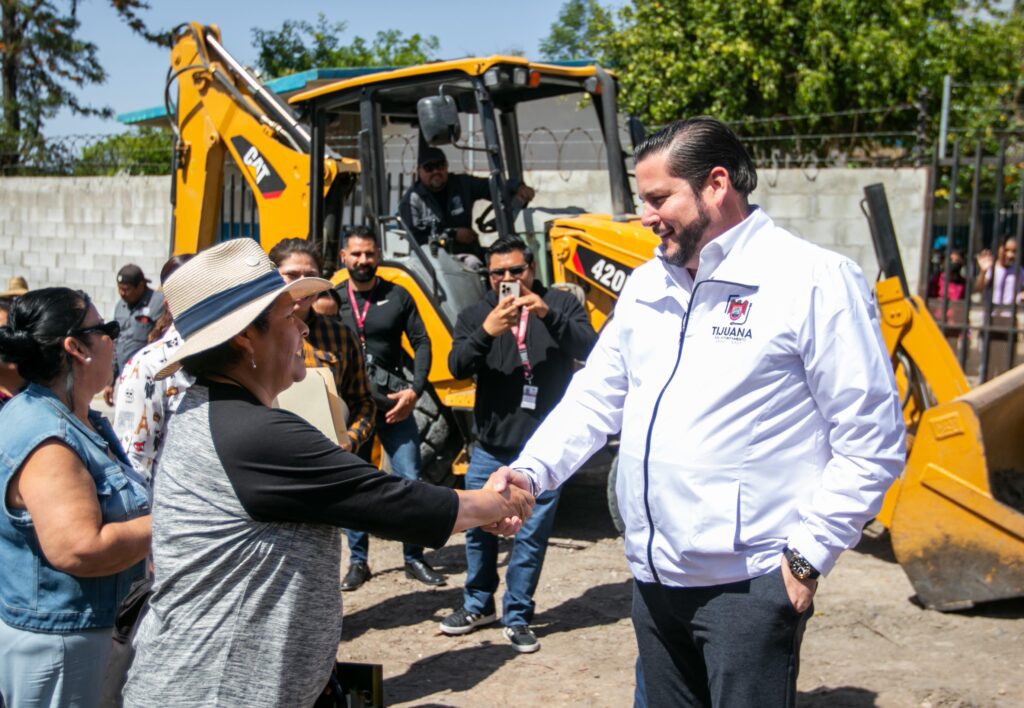 Realiza Gobierno Municipal acciones del programa ‘Tijuana: Ciudad Limpia’ en la colonia Loma Bonita