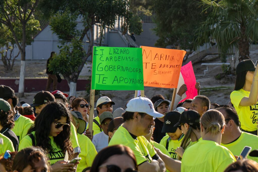 Miles asisten a verbena en apoyo a la gobernadora Marina del Pilar