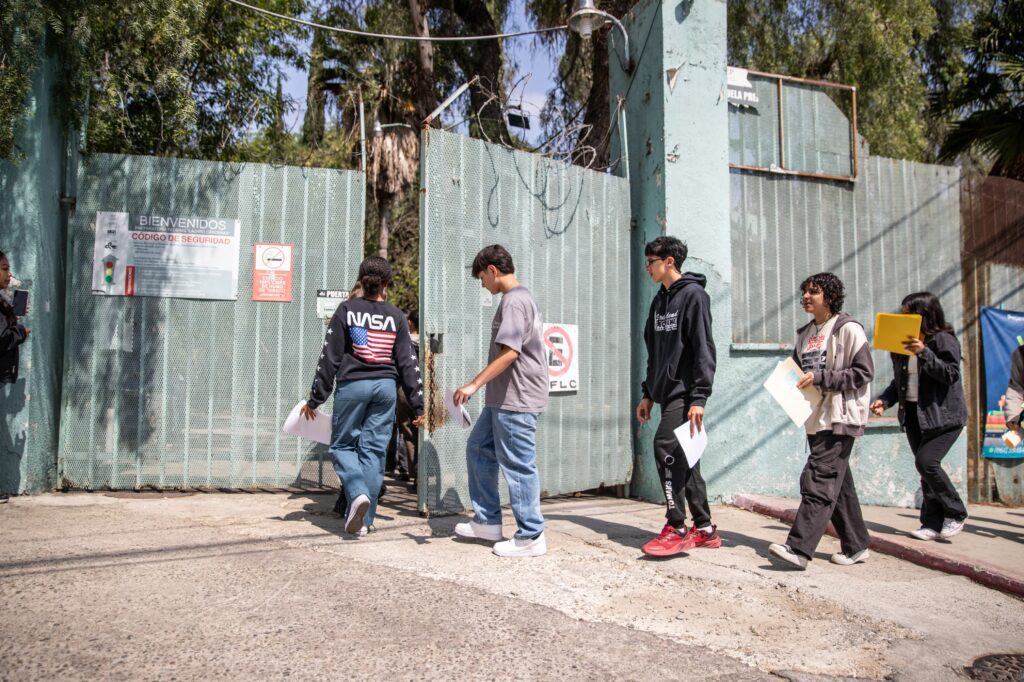 Inician exámenes de admisión para entrar a la Preparatoria Lázaro Cárdenas