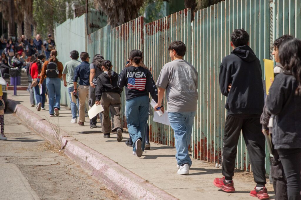 Inician exámenes de admisión para entrar a la Preparatoria Lázaro Cárdenas