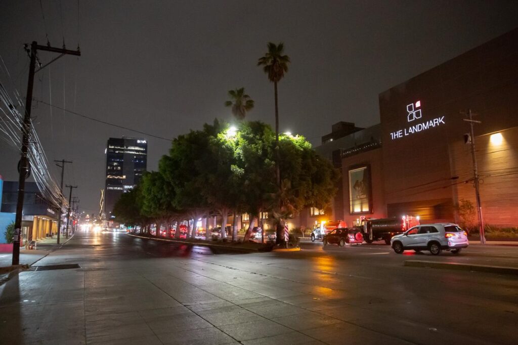 Movilización por aparente conato de incendio en plaza The Landmark