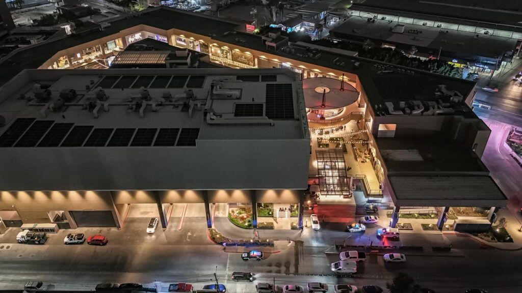 Movilización por aparente conato de incendio en plaza The Landmark