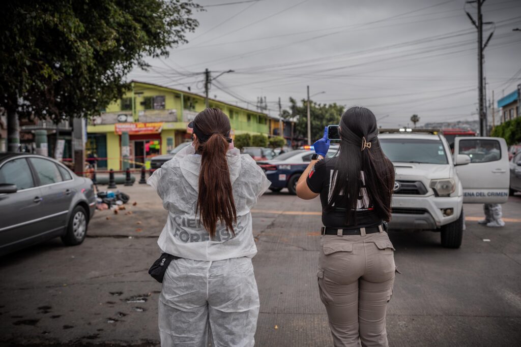 Hombre es detenido por llevar restos humanos en un carrito de mandado