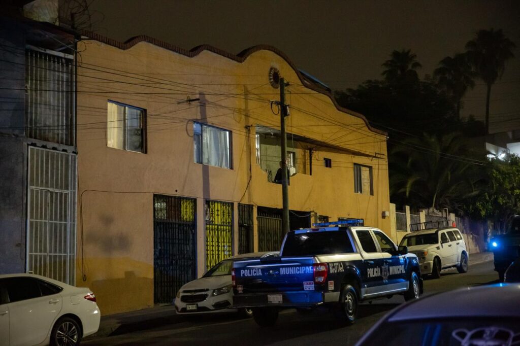 Perrita resulta herida al intentar defender a su dueño durante ataque armado