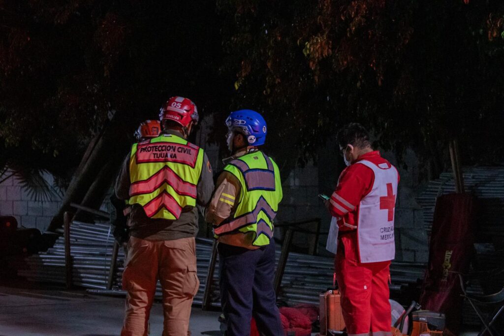 Incendio en fábrica Carso Tijuana moviliza a Bomberos