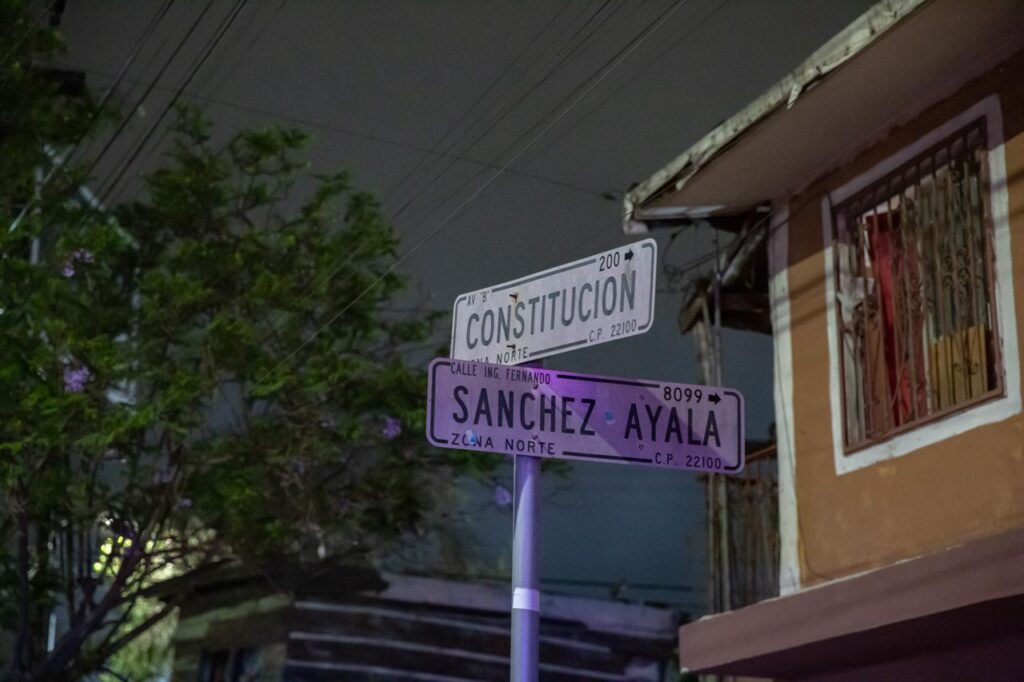 Muere taxista al chocar con vehículo estacionado en la Zona Norte