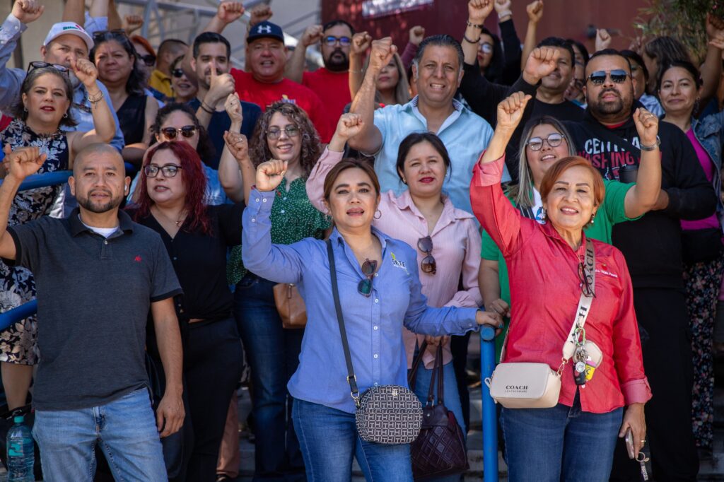 Maestros de Tijuana se unen a protesta en defensa del maestro Esteban 