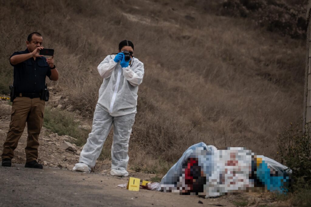 Hallan cadáver envuelto en una cobija en Lomas de San Antonio