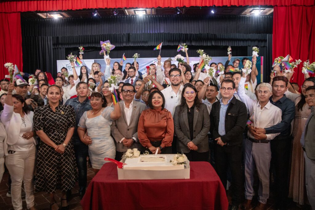 Tijuana celebró sus primeras bodas colectivas de la comunidad LGBTTTIQ+