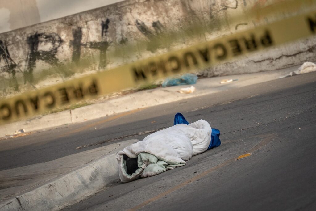 Hallan cuerpo envuelto en una cobija en colonia Linda Vista 
