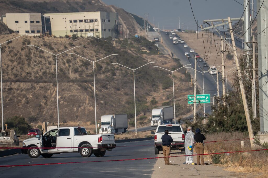 Hallan restos de dos mujeres en la carretera libre Tijuana-Tecate
