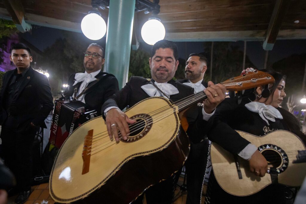 Tijuana celebra su 136 aniversario con mariachi y ambiente familiar en el parque Teniente Guerrero