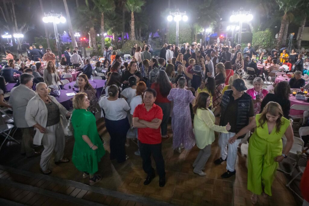Tijuana celebra su 136 aniversario con mariachi y ambiente familiar en el parque Teniente Guerrero