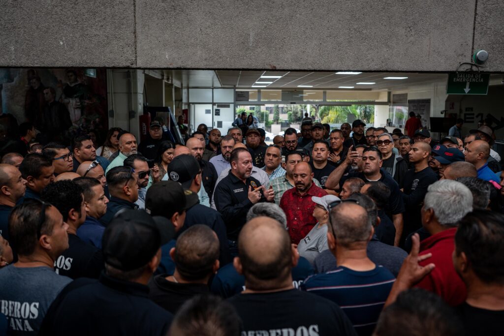 Bomberos sindicalizados exigen mejores condiciones laborales en Tijuana