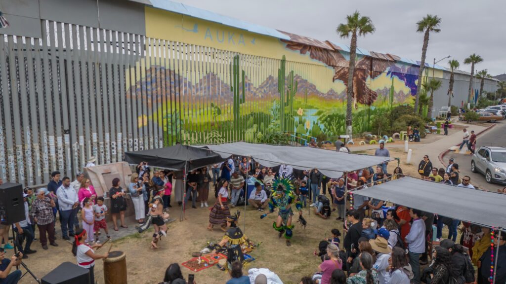 Inauguran el mural “Abrazo Mutuo” en Playas de Tijuana: un mensaje de paz desde la frontera