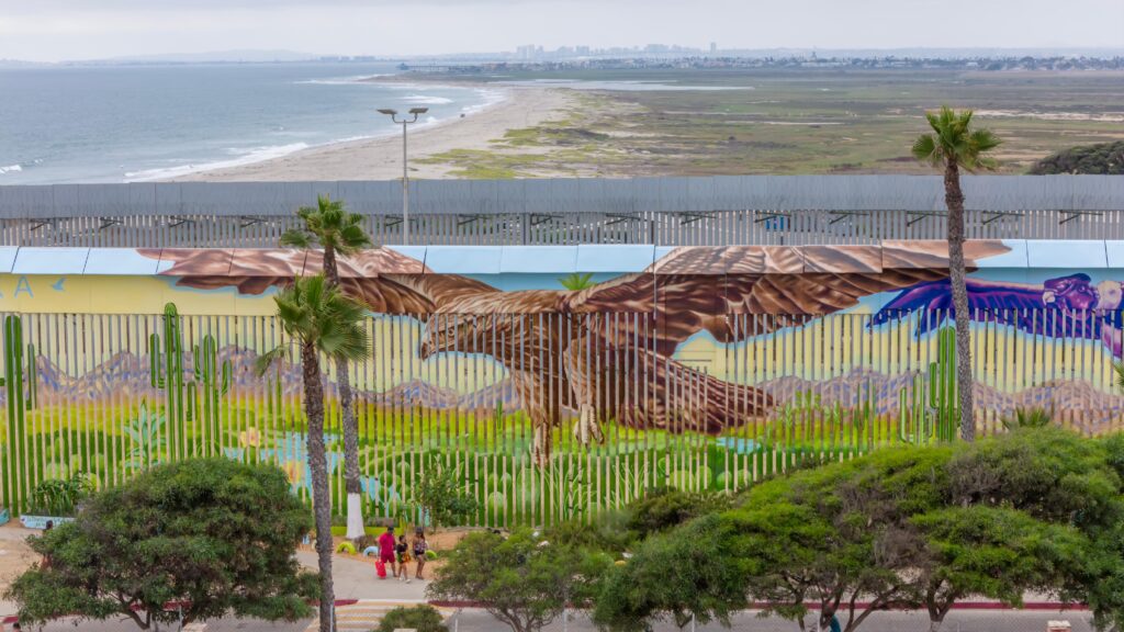 Inauguran el mural “Abrazo Mutuo” en Playas de Tijuana: un mensaje de paz desde la frontera