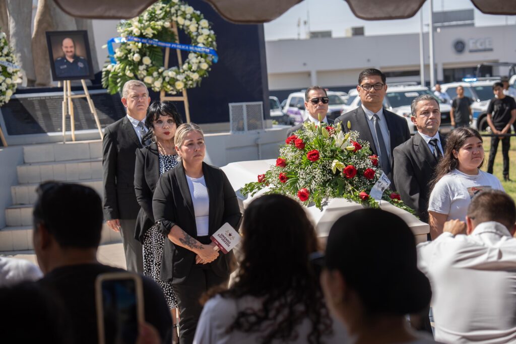 Despiden con Honores al Subcomandante de la Policía Municipal de Mexicali asesinado Despiden con Honores al Subcomandante de la Policía Municipal de Mexicali asesinado