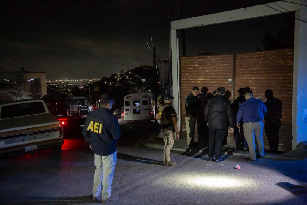 Recuperan camión robado de la Prepa Lázaro Cárdenas