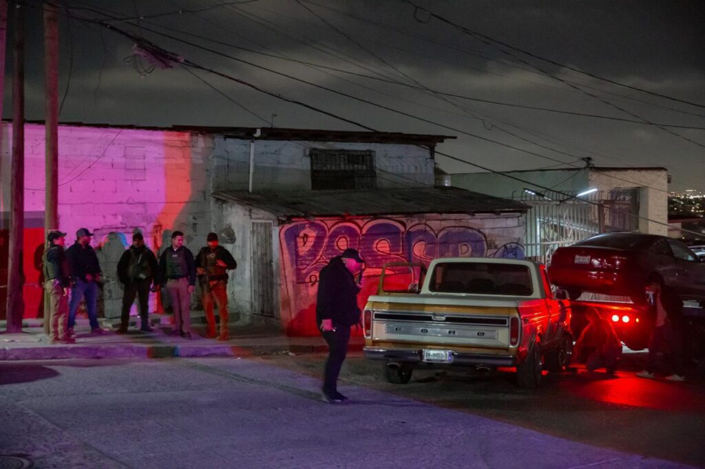 Recuperan camión robado de la Prepa Lázaro Cárdenas