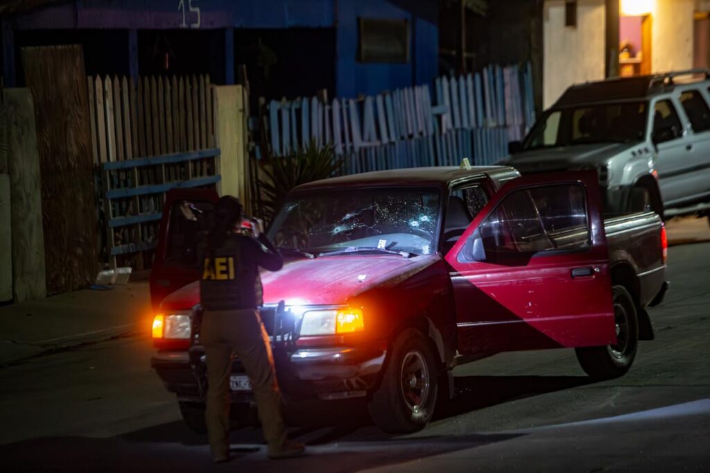 Policía municipal de Rosarito resulta herido tras ataque armado frente a su domicilio