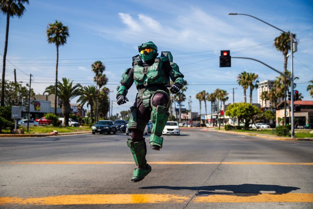 El Máster Chief de Halo bailarín de los semáforos de Tijuana