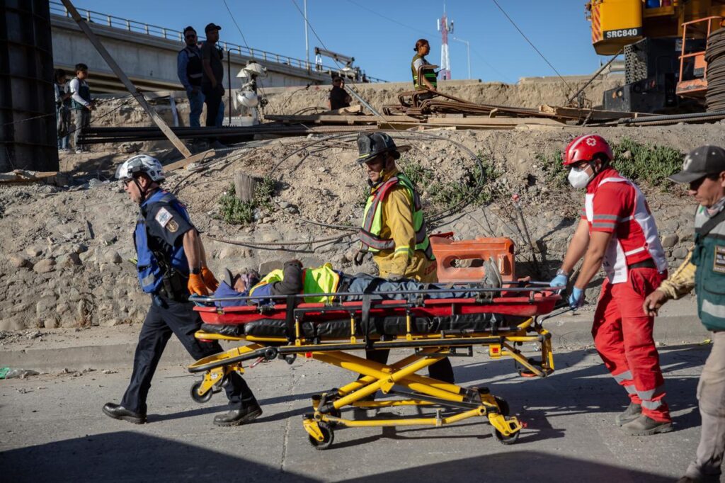 Colapso en construcción del viaducto elevado; dos trabajadores lesionados