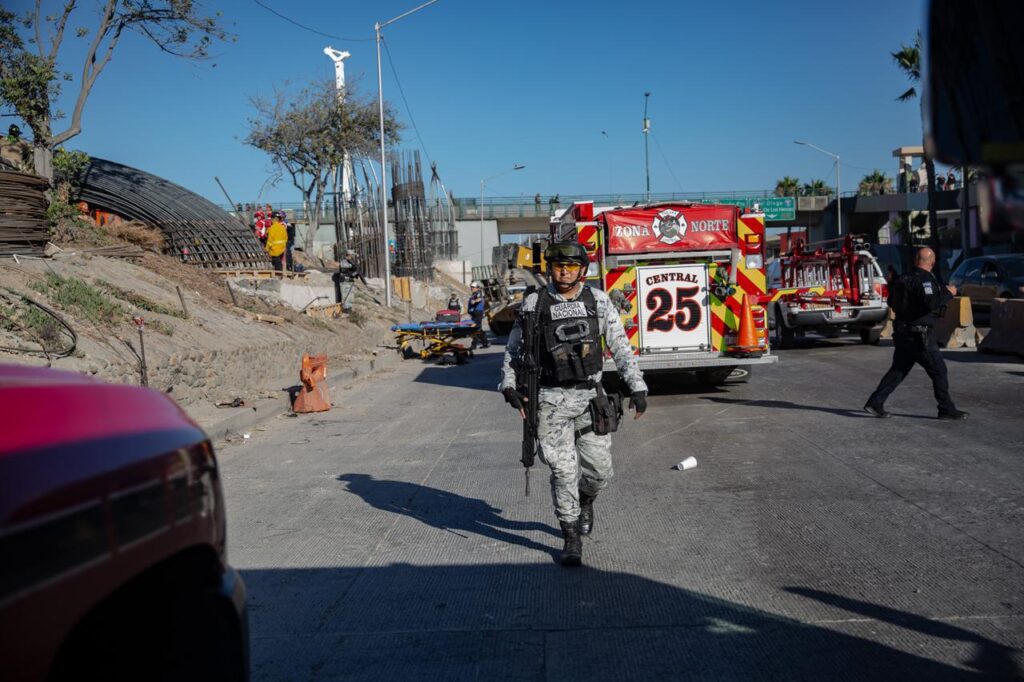 Colapso en construcción del viaducto elevado; dos trabajadores lesionados