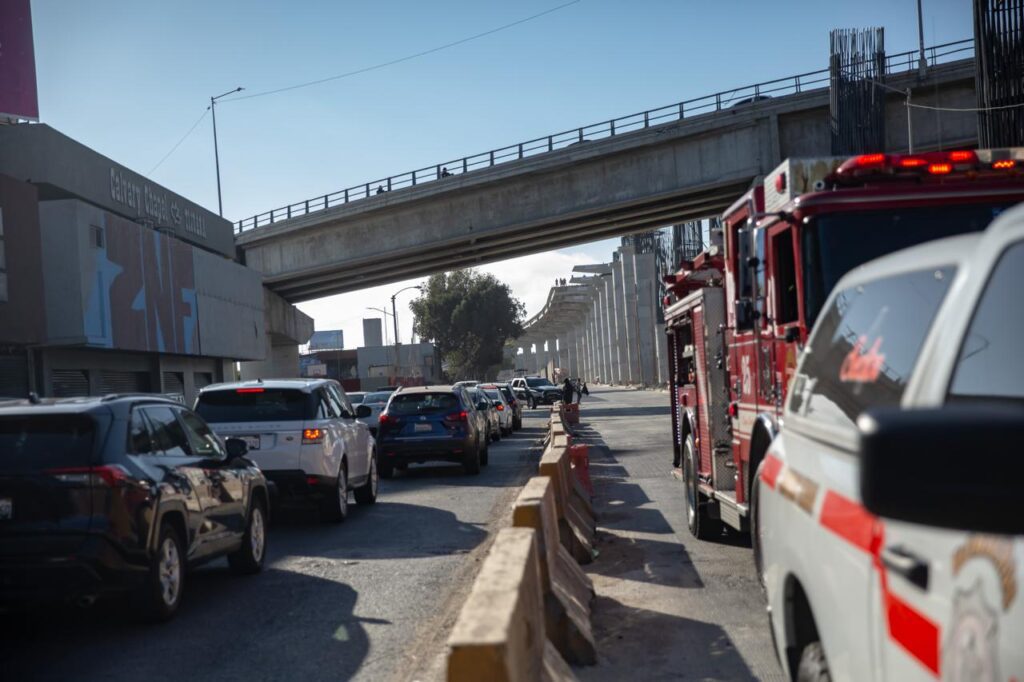 Colapso en construcción del viaducto elevado; dos trabajadores lesionados