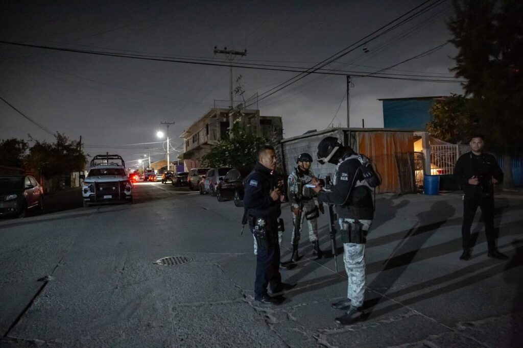 Abandonan cadáver envuelto en cobija en la colonia Valle Verde