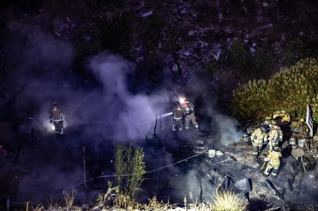 Fuego arrasa vivienda en asentamiento irregular en El Soler