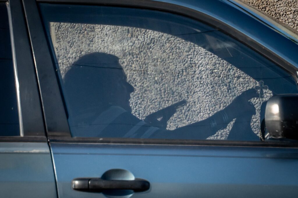 Auxiliar vial es atropellado por una mujer en dispositivo de cruce de la “Ready Lane”