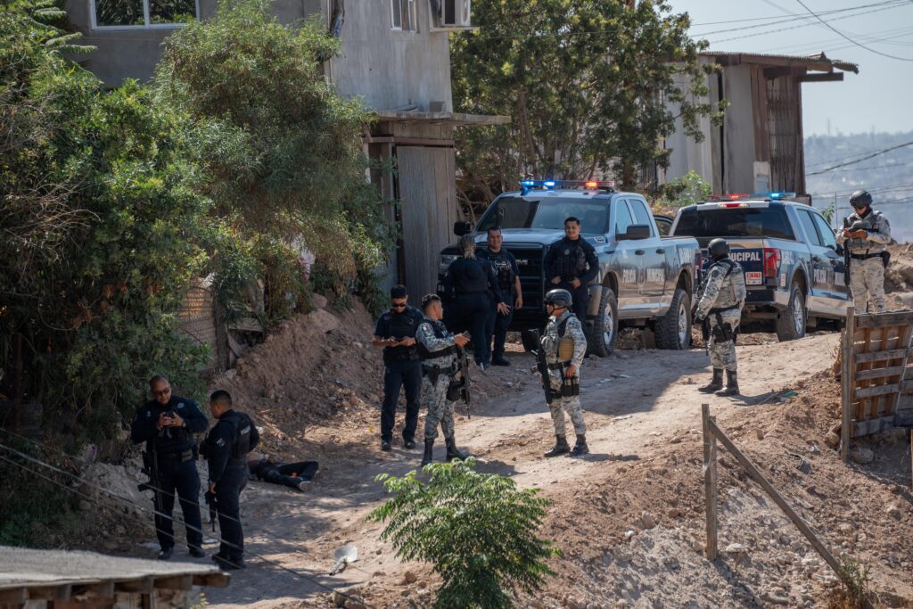 Dos hombres mueren en ataque armado en la colonia Mirador Capistrano Dos hombres mueren en ataque armado en la colonia Mirador Capistrano